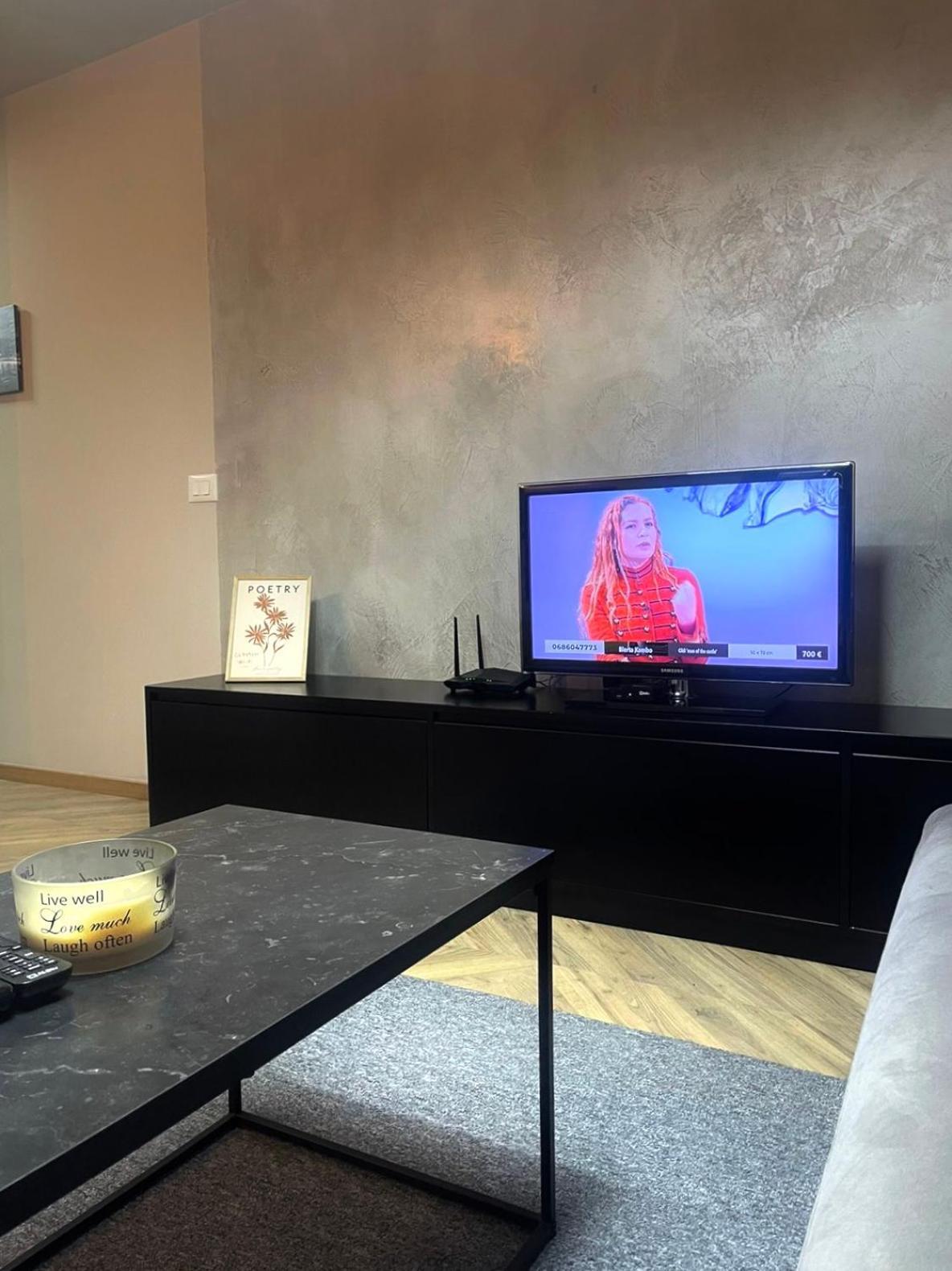 Dea'S Apartment: Hidden Gem Tirana Zewnętrze zdjęcie